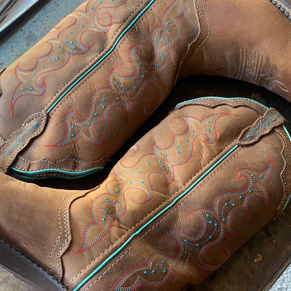 Justin Gypsy Brown Ladies Leather Cowgirl Embroidered Boots. L2900 7 1/2 B
